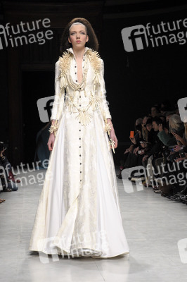Julien Fournié Fashion Show, Haute Couture Fashion Week Paris