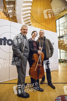 Klaus Behrendt und Dietmar Bär mit Laura Sundermann