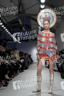 Antonio Ortega Fashion Show, Haute Couture Fashion Week Paris