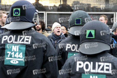Demonstration gegen den 3. Bundesparteitag der AfD, Bremen
