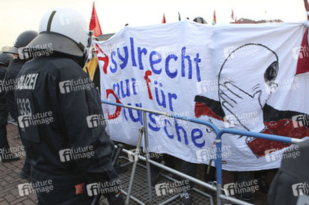 Demonstration gegen den 3. Bundesparteitag der AfD, Bremen