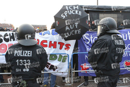 Demonstration gegen den 3. Bundesparteitag der AfD, Bremen