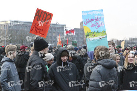 Demonstration gegen den 3. Bundesparteitag der AfD, Bremen