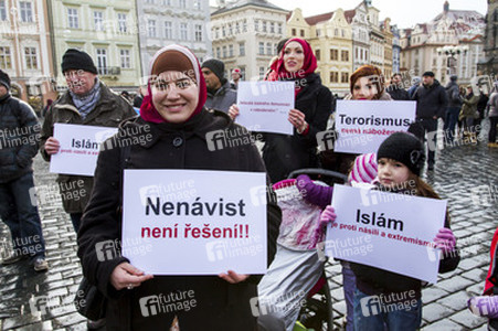 Gegendemo zur Demonstration gegen Islamisierung, Prag