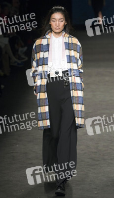 Yerse Fashion Show, 080 Barcelona Fashion Week