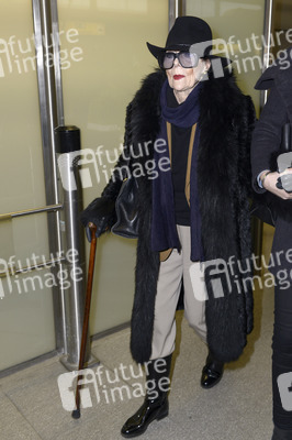 Anlunft von Christopher Lee in Berlin Tegel
