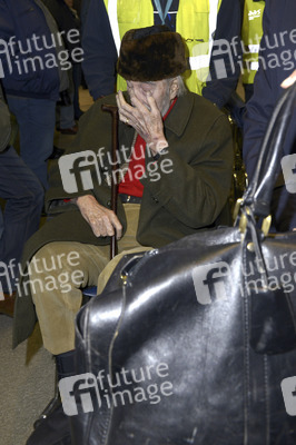 Anlunft von Christopher Lee in Berlin Tegel