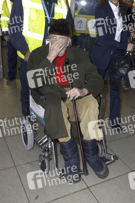 Anlunft von Christopher Lee in Berlin Tegel
