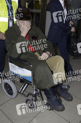 Anlunft von Christopher Lee in Berlin Tegel