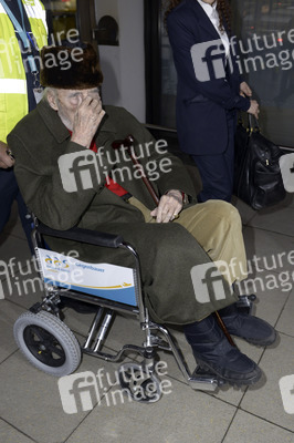 Anlunft von Christopher Lee in Berlin Tegel