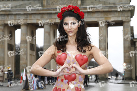 Micaela Schäfer zum Valentinstag, Berlin