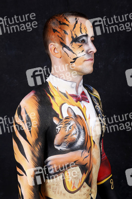 Zirkus / Circus Body Painting