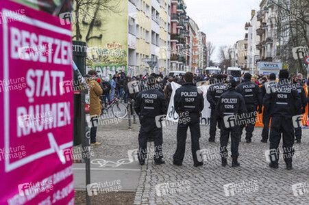 Demo gegen die Zwangsräumung der Beermannstraße sowie den Ausbau der A100, Berlin