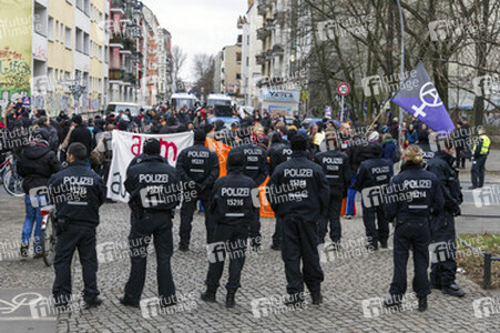 Demo gegen die Zwangsräumung der Beermannstraße sowie den Ausbau der A100, Berlin