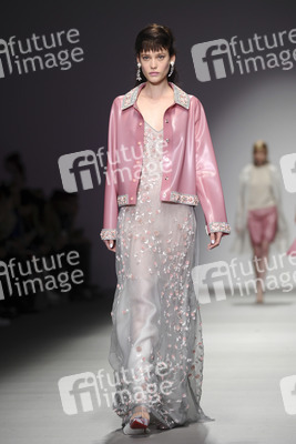 Holly Fulton Fashion Show, London Fashion Week