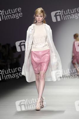 Holly Fulton Fashion Show, London Fashion Week