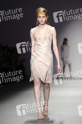 Holly Fulton Fashion Show, London Fashion Week
