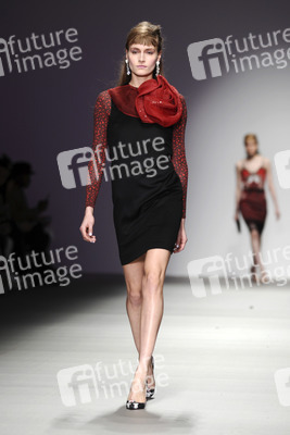 Holly Fulton Fashion Show, London Fashion Week
