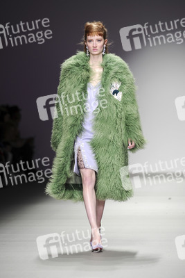 Holly Fulton Fashion Show, London Fashion Week
