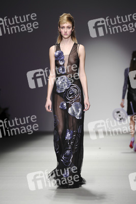 Holly Fulton Fashion Show, London Fashion Week