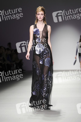 Holly Fulton Fashion Show, London Fashion Week