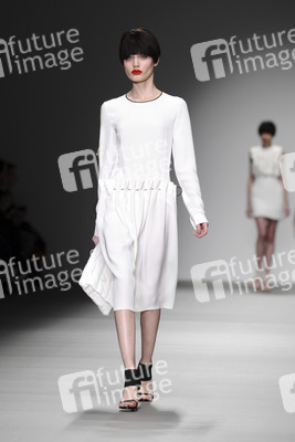J. JS. Lee Fashion Show, London Fashion Week