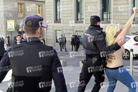 Femen Demo gegen Polizeistaatgesetz, Madrid