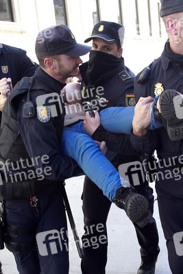 Femen Demo gegen Polizeistaatgesetz, Madrid