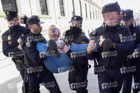Femen Demo gegen Polizeistaatgesetz, Madrid