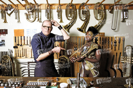 WORKING ART: Metallblasinstrumentenmacher / Brass Wind Instrument Maker Body Painting