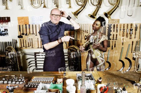 WORKING ART: Metallblasinstrumentenmacher / Brass Wind Instrument Maker Body Painting