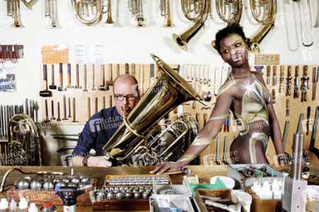 WORKING ART: Metallblasinstrumentenmacher / Brass Wind Instrument Maker Body Painting