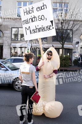 Provokation beim Frauenkampftag 2015, Berlin
