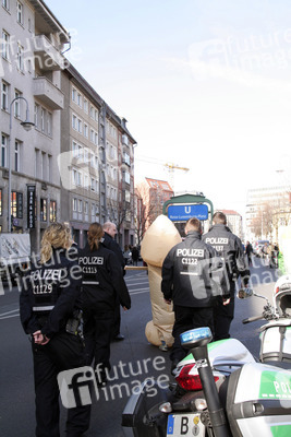 Provokation beim Frauenkampftag 2015, Berlin