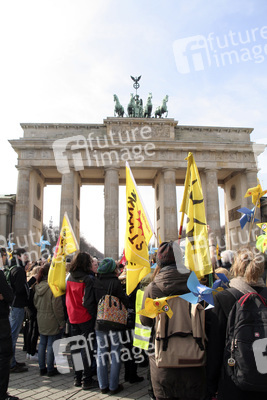 Kazaguruma-Demo zum 4. Jahrestag von Fukushima, Berlin