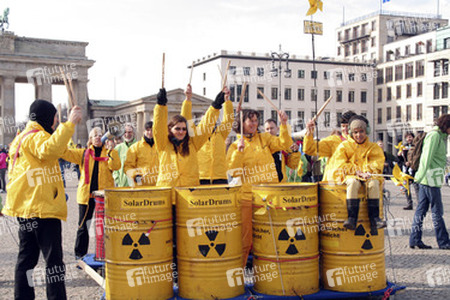 Kazaguruma-Demo zum 4. Jahrestag von Fukushima, Berlin
