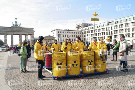 Kazaguruma-Demo zum 4. Jahrestag von Fukushima, Berlin