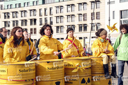 Kazaguruma-Demo zum 4. Jahrestag von Fukushima, Berlin