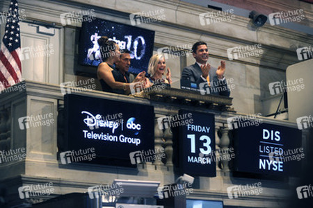 Die 'Dancing with the Stars' Jury läutest die NYST Closing Bell, New York