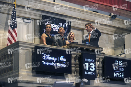 Die 'Dancing with the Stars' Jury läutest die NYST Closing Bell, New York