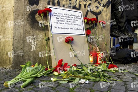 Gedenkkundgebung für Punker Thomas 'Schmuddel' Schulz, Dortmund