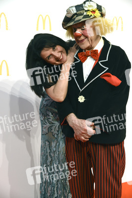 Grand Opening vom McDonald's Restaurant am Flughafen, Frankfurt