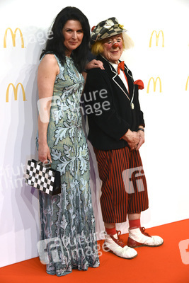Grand Opening vom McDonald's Restaurant am Flughafen, Frankfurt