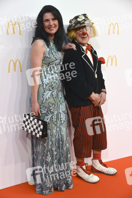 Grand Opening vom McDonald's Restaurant am Flughafen, Frankfurt