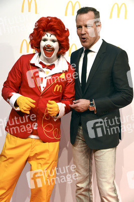 Grand Opening vom McDonald's Restaurant am Flughafen, Frankfurt