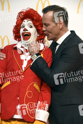 Grand Opening vom McDonald's Restaurant am Flughafen, Frankfurt