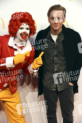 Grand Opening vom McDonald's Restaurant am Flughafen, Frankfurt