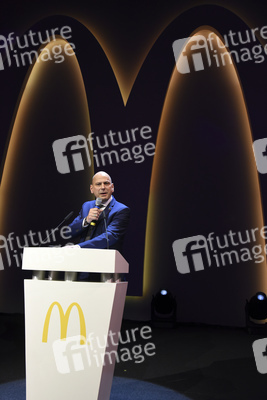 Grand Opening vom McDonald's Restaurant am Flughafen, Frankfurt