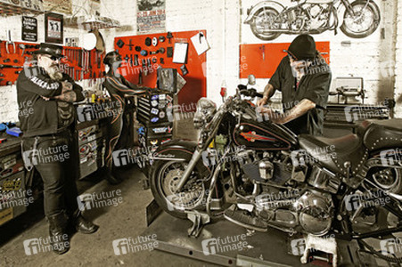 WORKING ART: Zweiradmechaniker / Motorcycle Mechanic