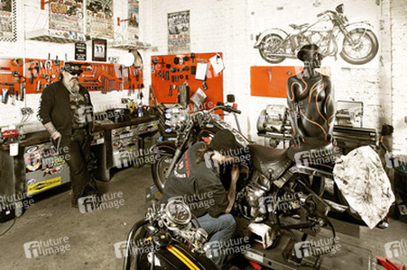 WORKING ART: Zweiradmechaniker / Motorcycle Mechanic